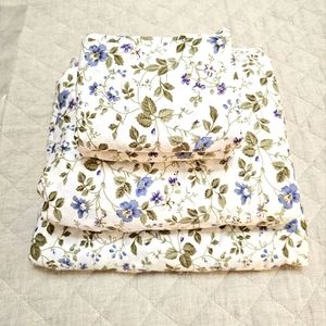 Laura Ashley King Sheet Set
